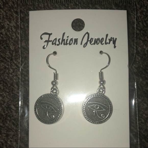 Eye of Horus Earrings 👁 - Picture 3 of 7
